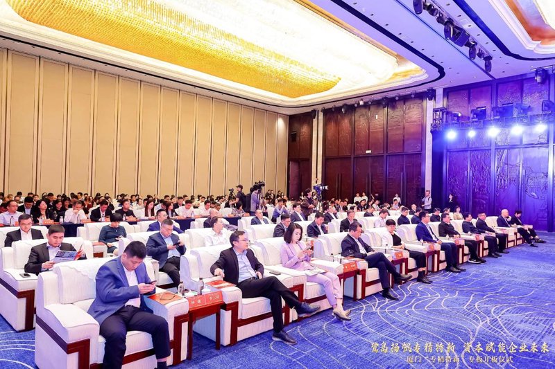 智慧出行，从此开始：机票预订行业的创新案例
